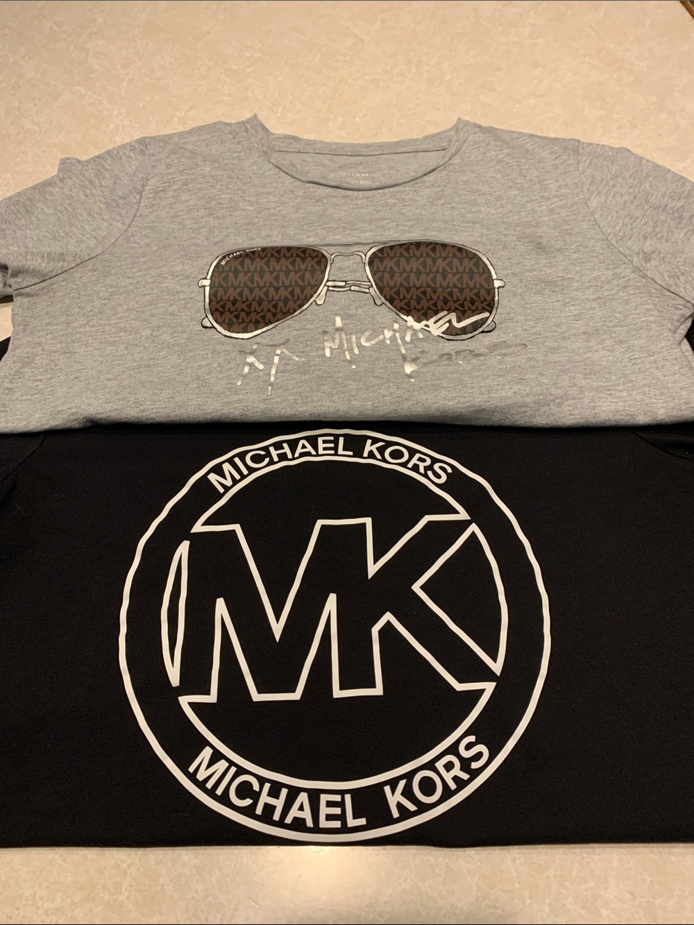 2 Michael Kors Gray and Black Graphic Tee Size M